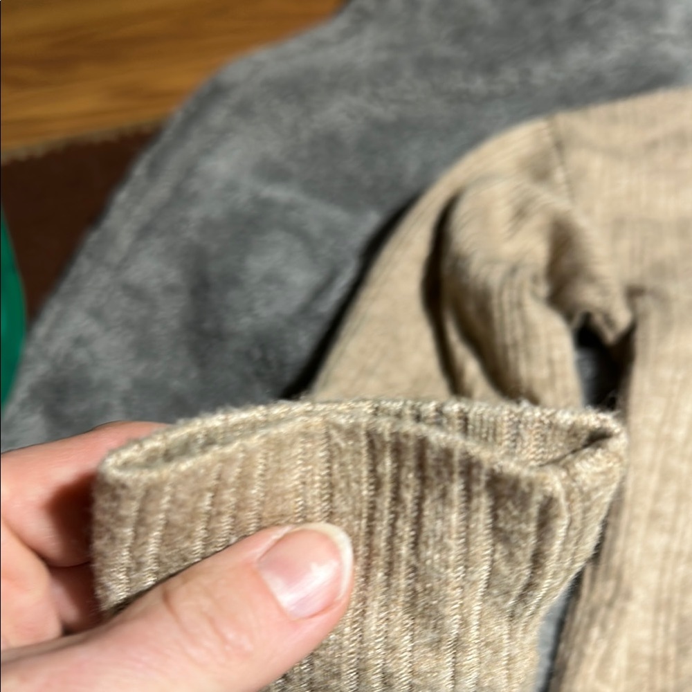 Hollister Tan Ribbed Crop Blouse - Picture 5 of 6